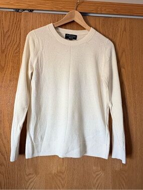 Banana Republic Women's Crewneck Sweater - Cream